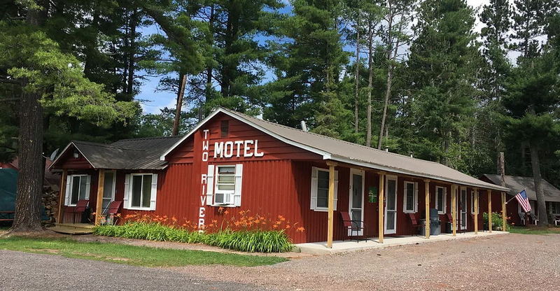 Two Rivers Motel and Cabins